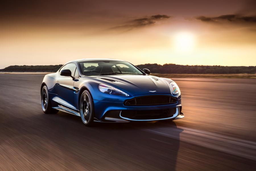  Aston Martin Vanquish S 2016 года  (UK) (фото 4 из 14)
